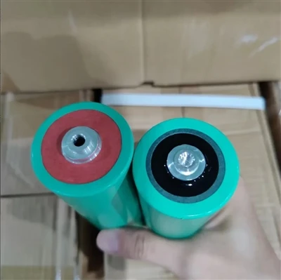 Batteria Lifepo4 a scarica elevata 10C 46160 3.2V 22Ah Lifepo4 con batteria d...