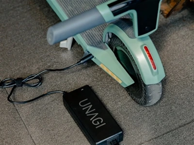 Come collegare una batteria da 24 V per uno scooter elettrico